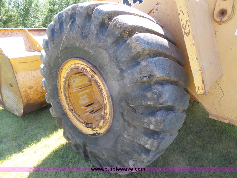 image for item L1537 1996 John Deere 744E wheel loader