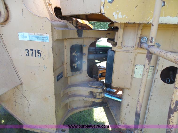 image for item L1537 1996 John Deere 744E wheel loader