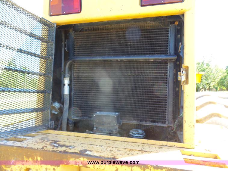 image for item L1537 1996 John Deere 744E wheel loader