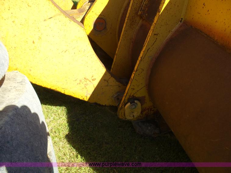 image for item L1537 1996 John Deere 744E wheel loader