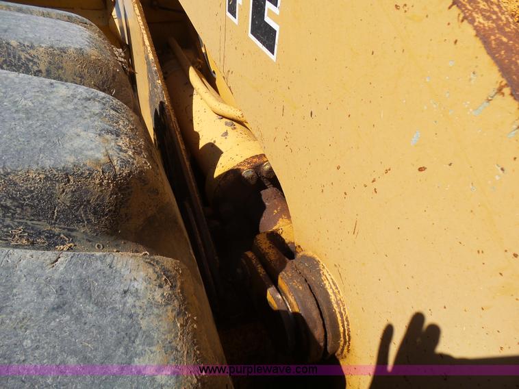 image for item L1537 1996 John Deere 744E wheel loader