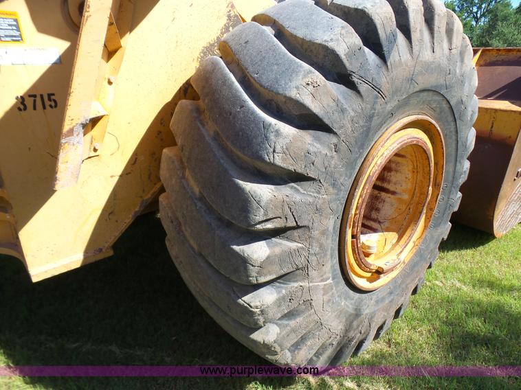 image for item L1537 1996 John Deere 744E wheel loader