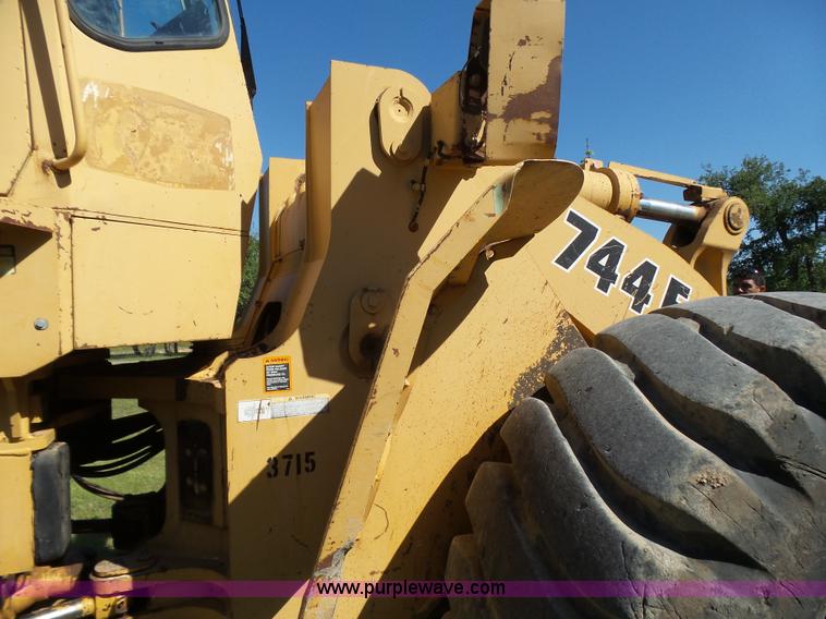 image for item L1537 1996 John Deere 744E wheel loader