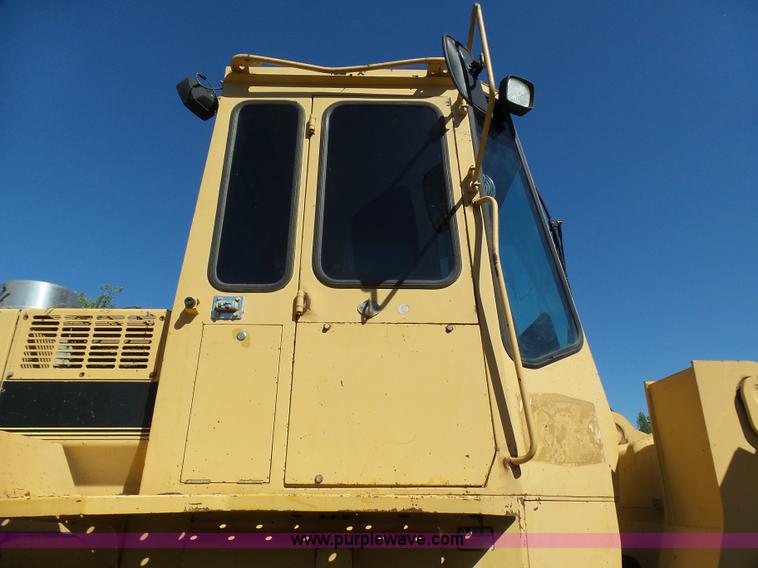 image for item L1537 1996 John Deere 744E wheel loader