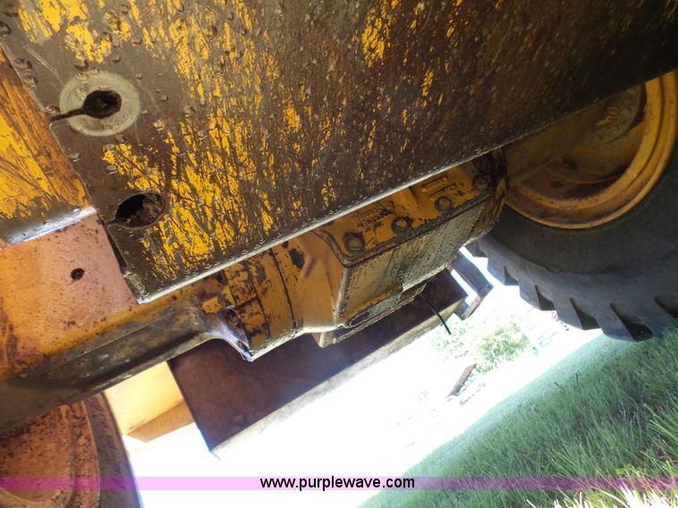 image for item L1537 1996 John Deere 744E wheel loader