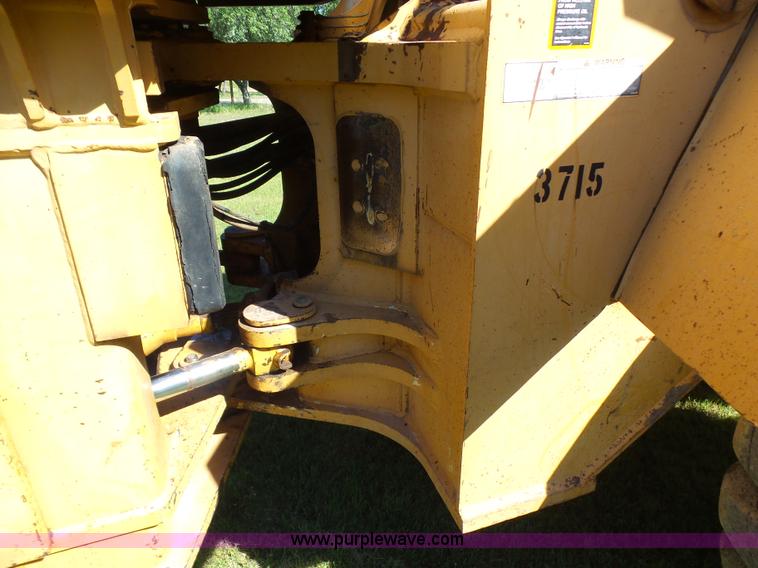 image for item L1537 1996 John Deere 744E wheel loader