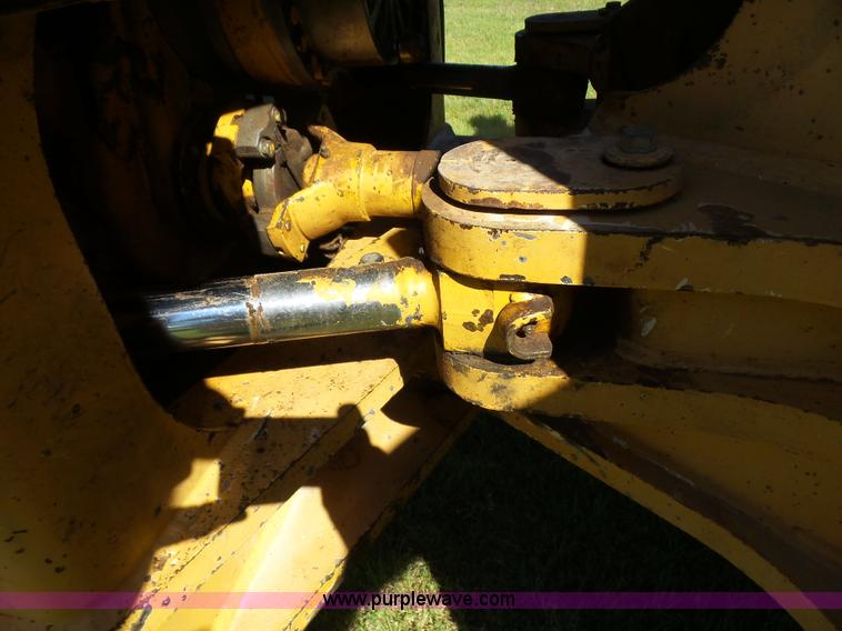 image for item L1537 1996 John Deere 744E wheel loader