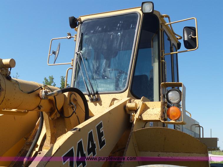 image for item L1537 1996 John Deere 744E wheel loader