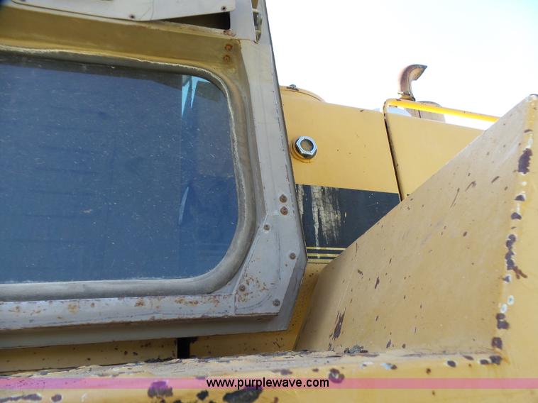 image for item L1537 1996 John Deere 744E wheel loader