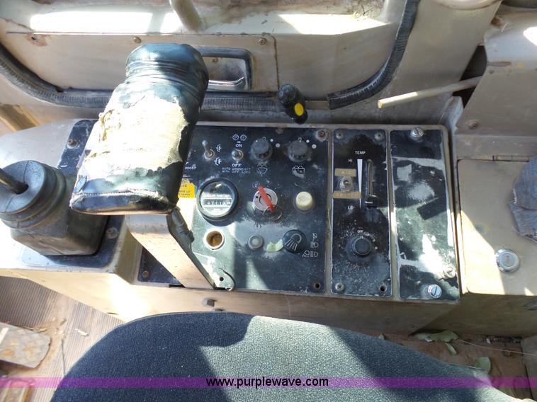 image for item L1537 1996 John Deere 744E wheel loader