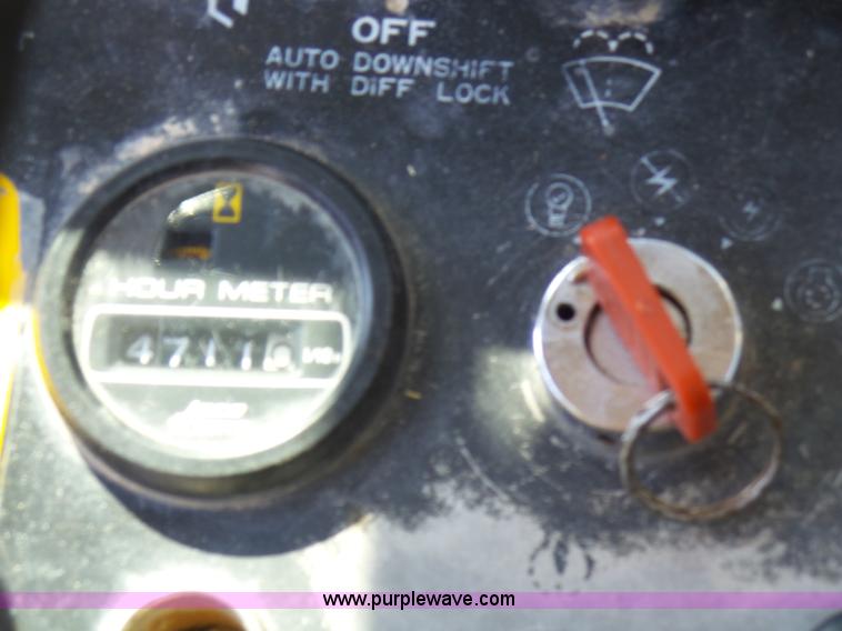 image for item L1537 1996 John Deere 744E wheel loader