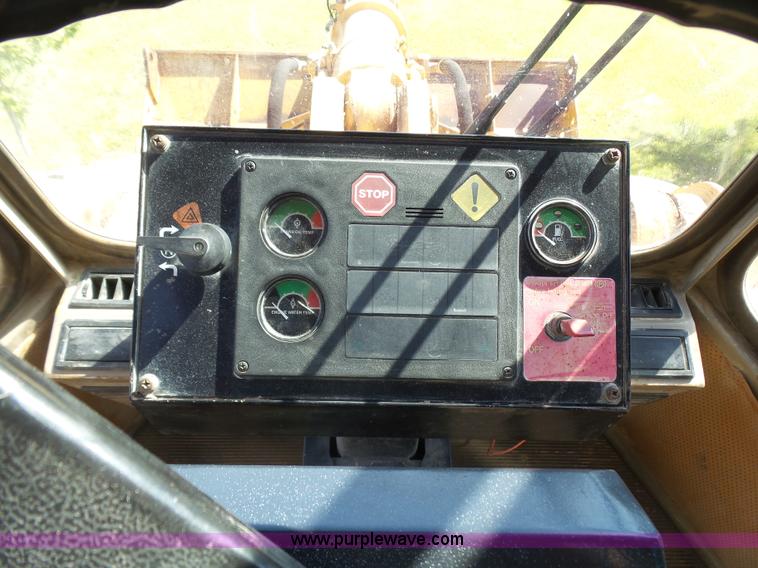 image for item L1537 1996 John Deere 744E wheel loader