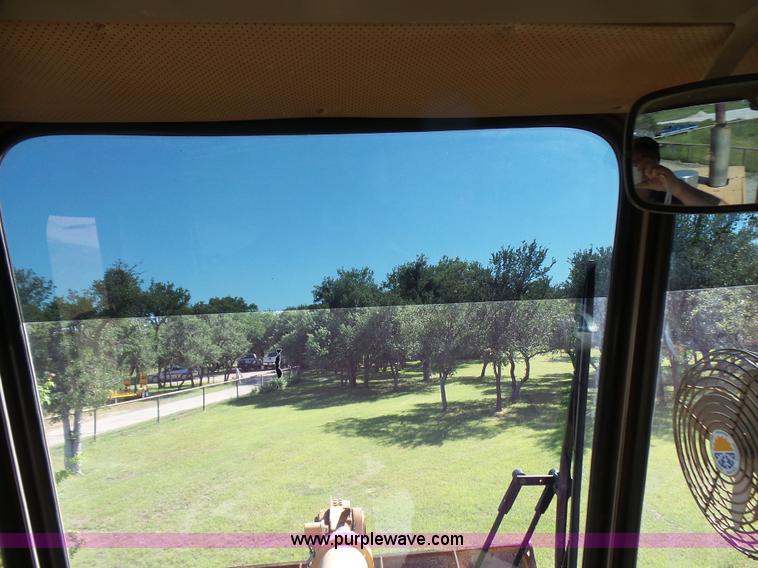 image for item L1537 1996 John Deere 744E wheel loader