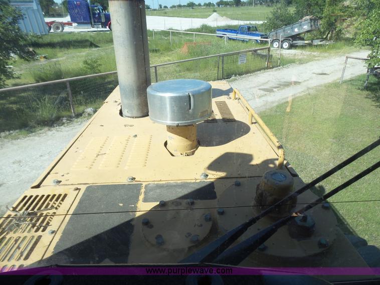 image for item L1537 1996 John Deere 744E wheel loader