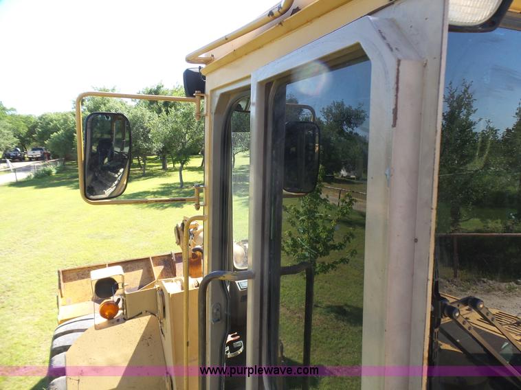 image for item L1537 1996 John Deere 744E wheel loader