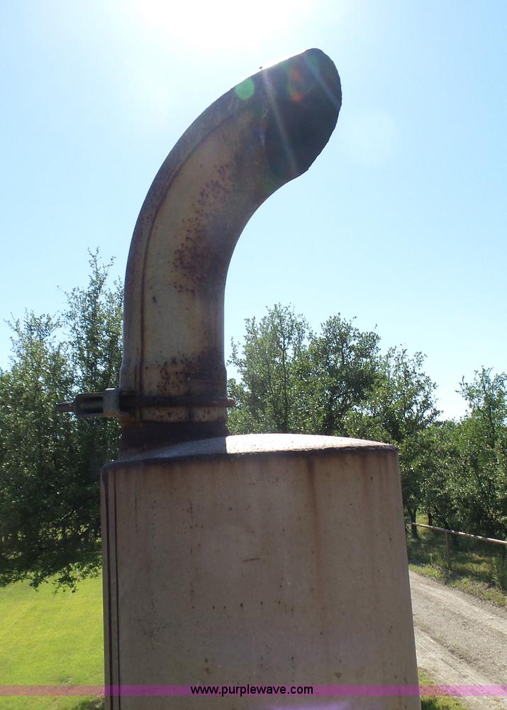 image for item L1537 1996 John Deere 744E wheel loader