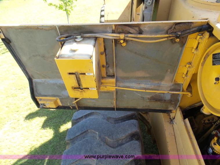 image for item L1537 1996 John Deere 744E wheel loader