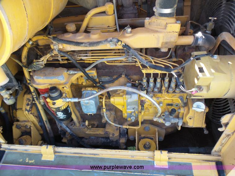 image for item L1537 1996 John Deere 744E wheel loader