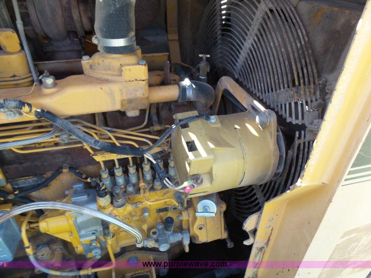 image for item L1537 1996 John Deere 744E wheel loader