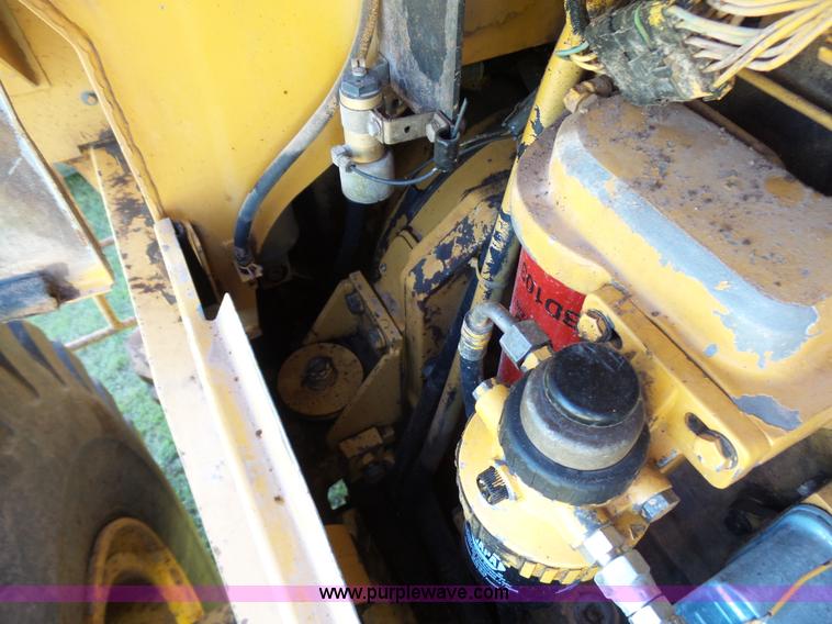 image for item L1537 1996 John Deere 744E wheel loader