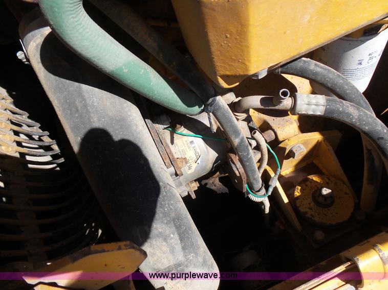 image for item L1537 1996 John Deere 744E wheel loader