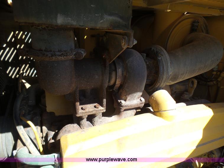 image for item L1537 1996 John Deere 744E wheel loader