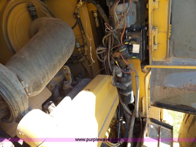 image for item L1537 1996 John Deere 744E wheel loader