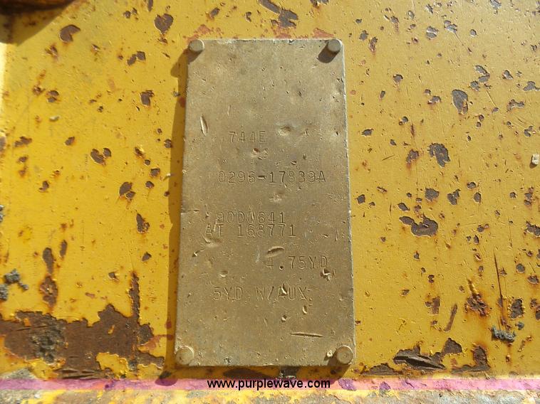 image for item L1537 1996 John Deere 744E wheel loader