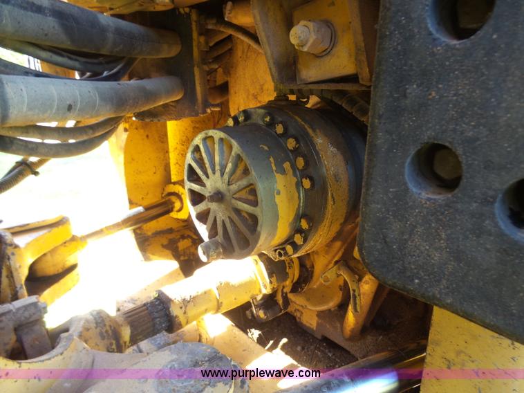 image for item L1537 1996 John Deere 744E wheel loader