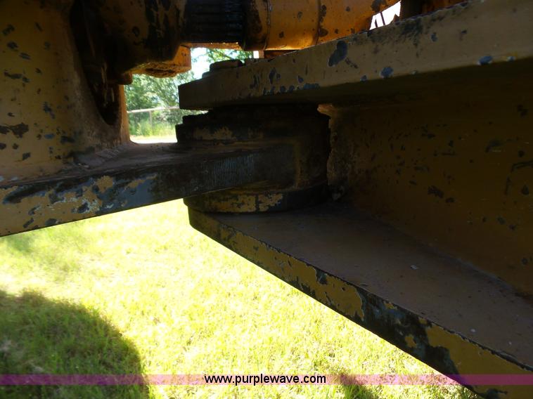 image for item L1537 1996 John Deere 744E wheel loader