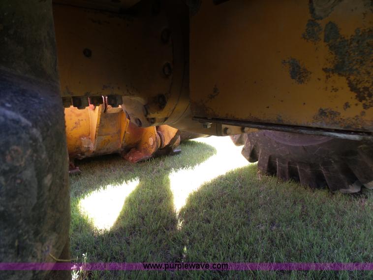 image for item L1537 1996 John Deere 744E wheel loader
