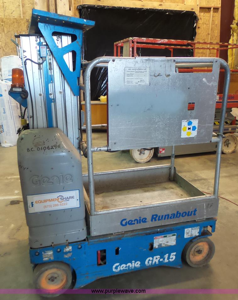 image for item L6064 2005 Genie GR15 scissor lift