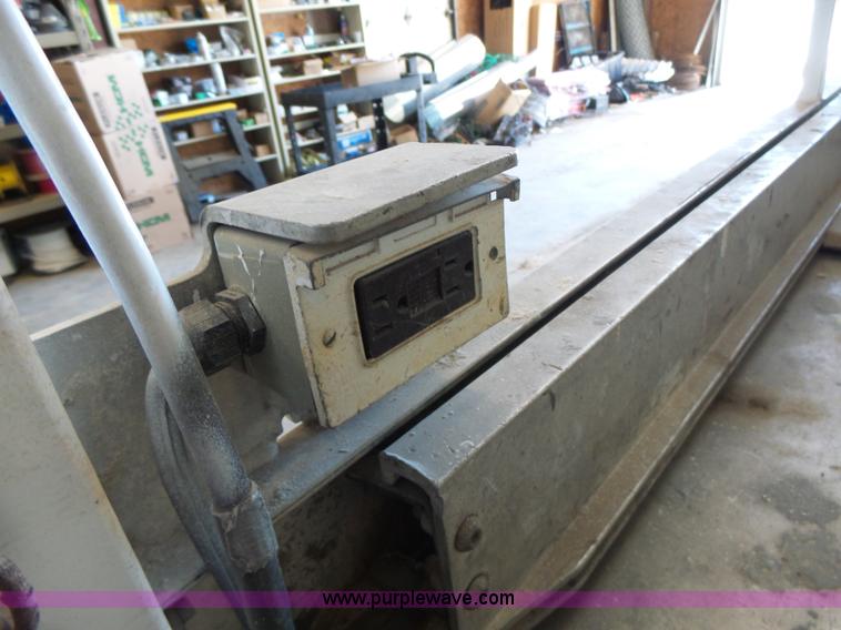 image for item L6066 2005 JLG 1930ES scissor lift