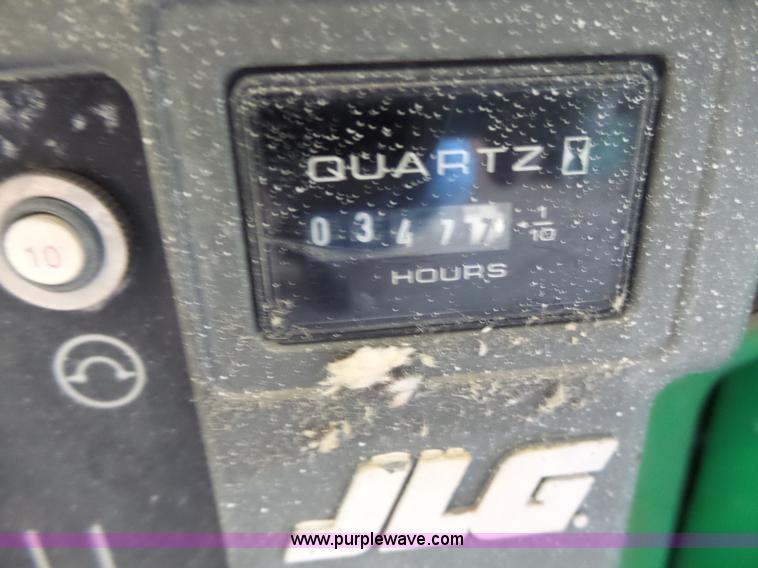 image for item L6066 2005 JLG 1930ES scissor lift