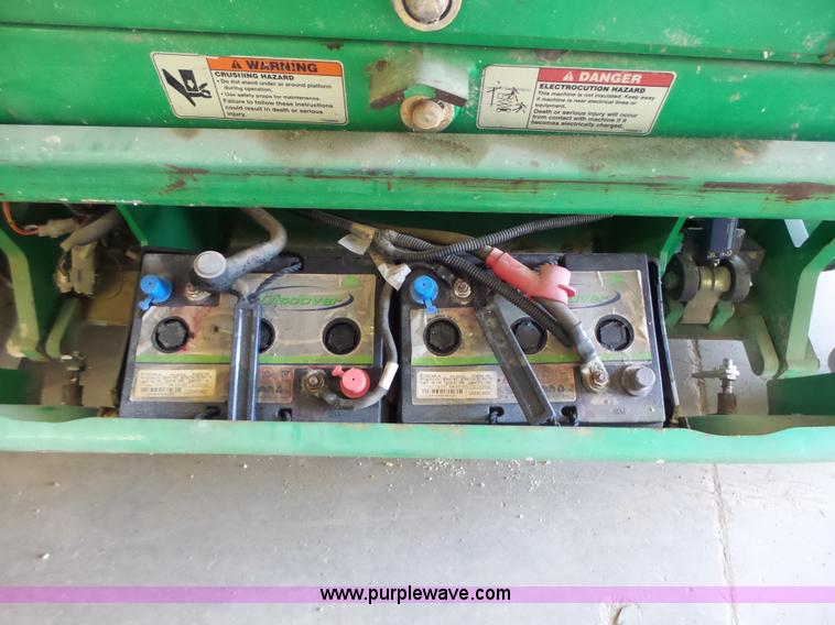 image for item L6066 2005 JLG 1930ES scissor lift