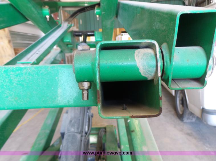 image for item L6066 2005 JLG 1930ES scissor lift