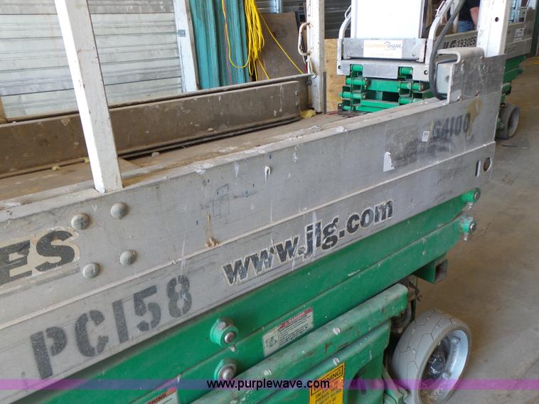 image for item L6067 2005 JLG 1930ES scissor lift