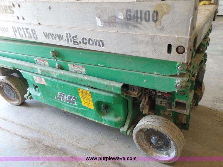 image for item L6067 2005 JLG 1930ES scissor lift