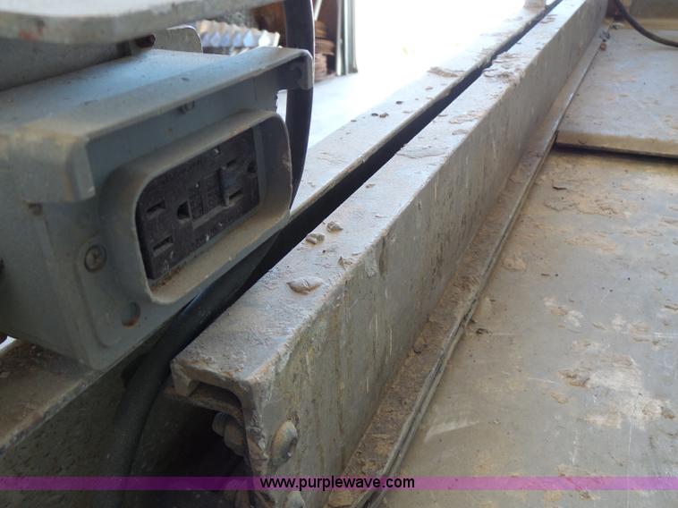 image for item L6067 2005 JLG 1930ES scissor lift