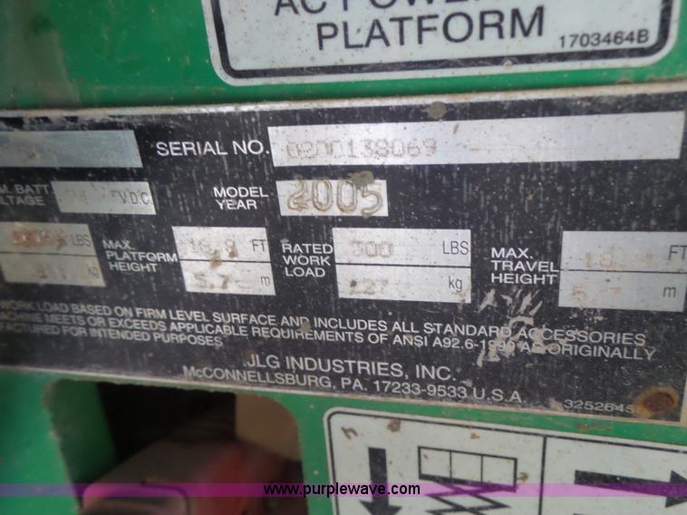 image for item L6067 2005 JLG 1930ES scissor lift
