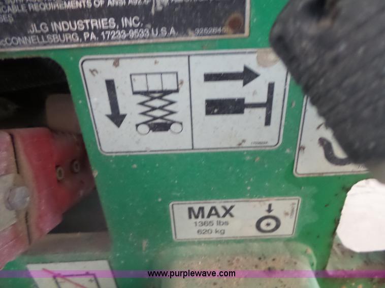 image for item L6067 2005 JLG 1930ES scissor lift