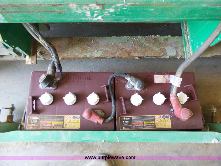 image for item L6067 2005 JLG 1930ES scissor lift