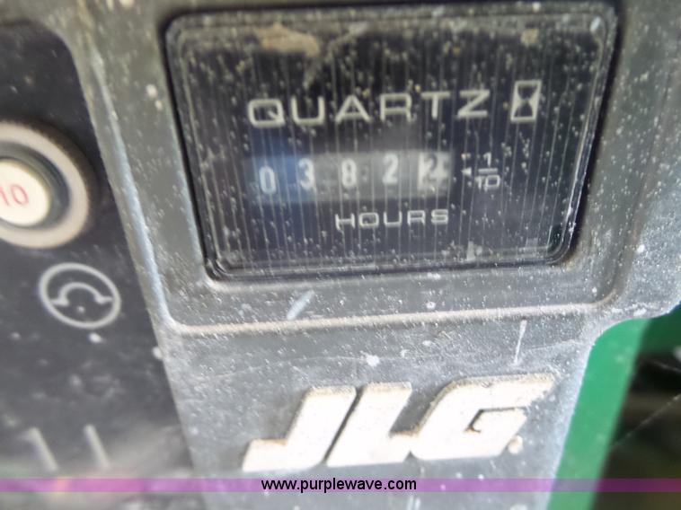 image for item L6067 2005 JLG 1930ES scissor lift