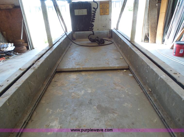 image for item L6067 2005 JLG 1930ES scissor lift