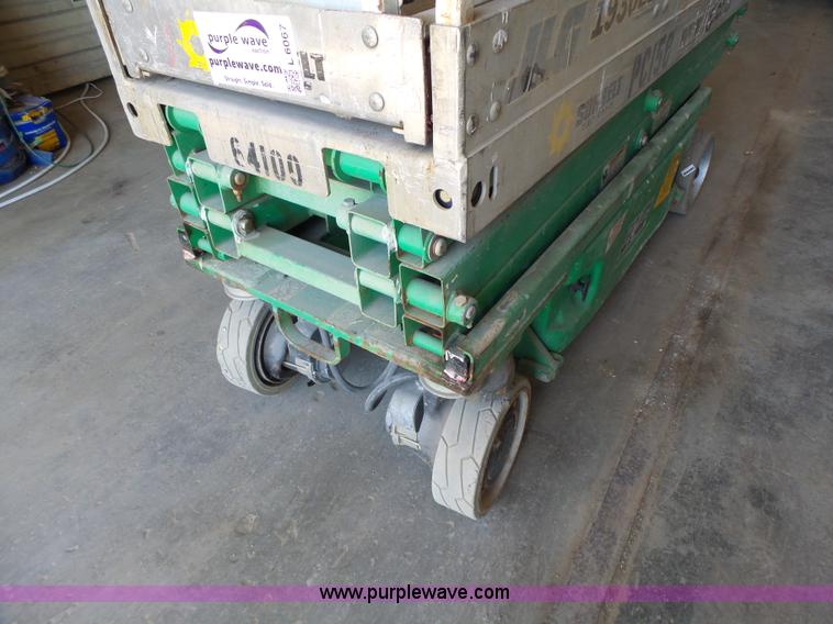 image for item L6067 2005 JLG 1930ES scissor lift