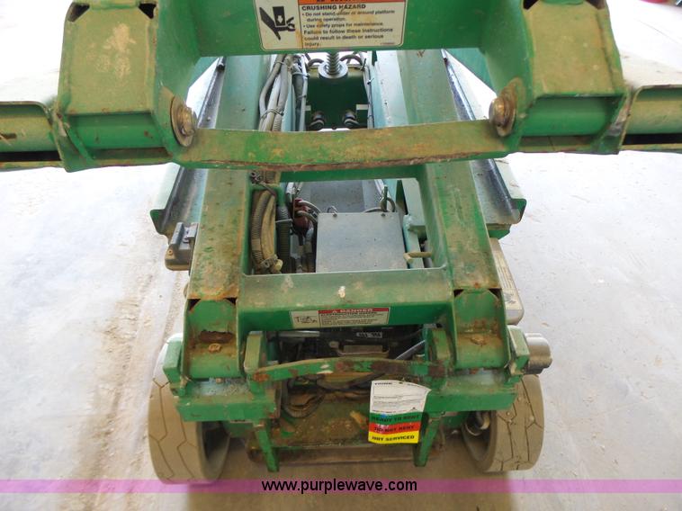 image for item L6067 2005 JLG 1930ES scissor lift