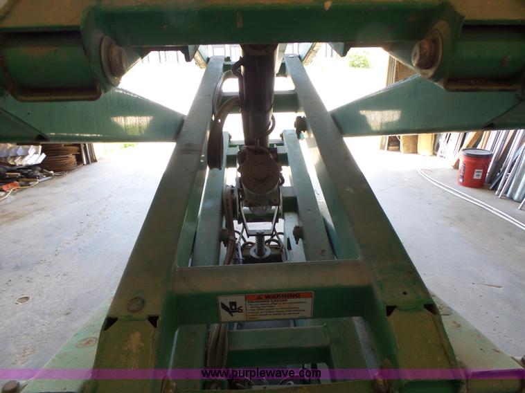 image for item L6067 2005 JLG 1930ES scissor lift