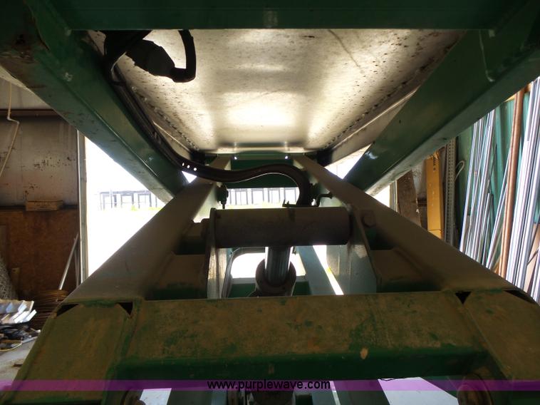 image for item L6067 2005 JLG 1930ES scissor lift