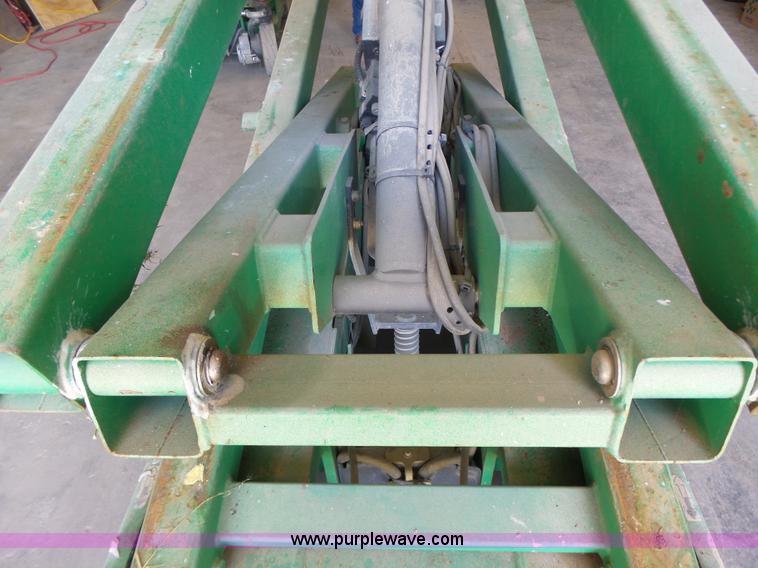 image for item L6067 2005 JLG 1930ES scissor lift