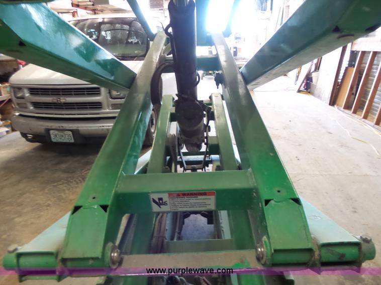 image for item L6068 2005 JLG 1930ES scissor lift